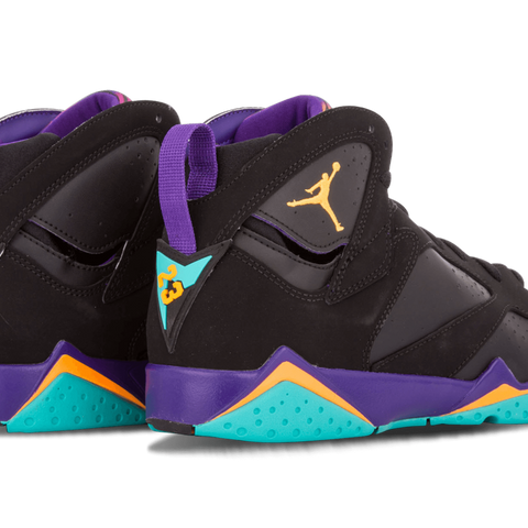 Air Jordan 7 Retro Lola Bunny (GS) selling Gradeschool Size 7Y 705417-029