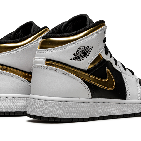 Air Jordan offers 1 mid white/gold size 5y new