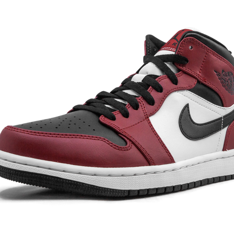 Jordan 1 shops mid “Chicago Black Toe”