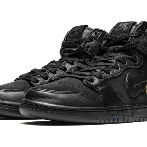 Nike sb dunk high triple black best sale