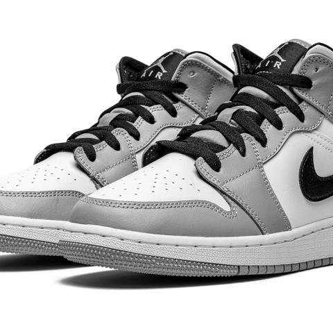 Air Jordan 1 Mid Light Smkoe offers Grey(GS)