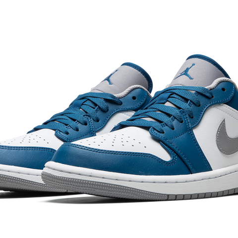 Selling Jordan 1 low true blue