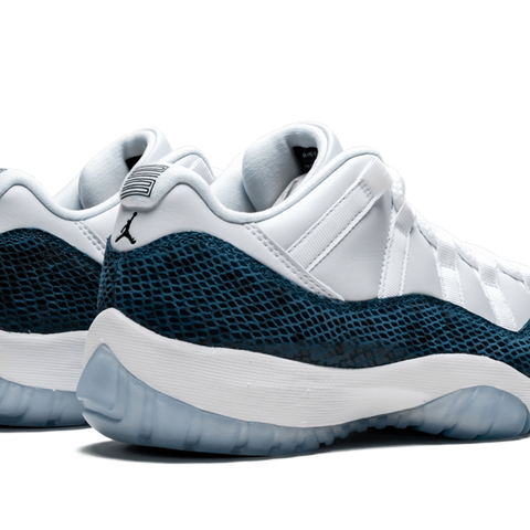 Jordan 11 retro low snake navy online