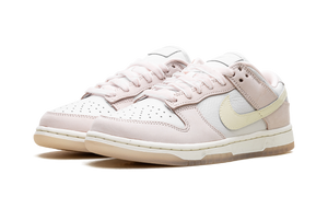 Dunk-Low-WMNS-Light-Soft-Pink